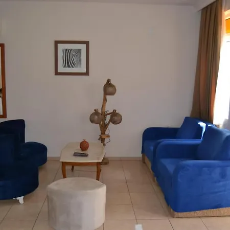 Safari N-8 Apartment *